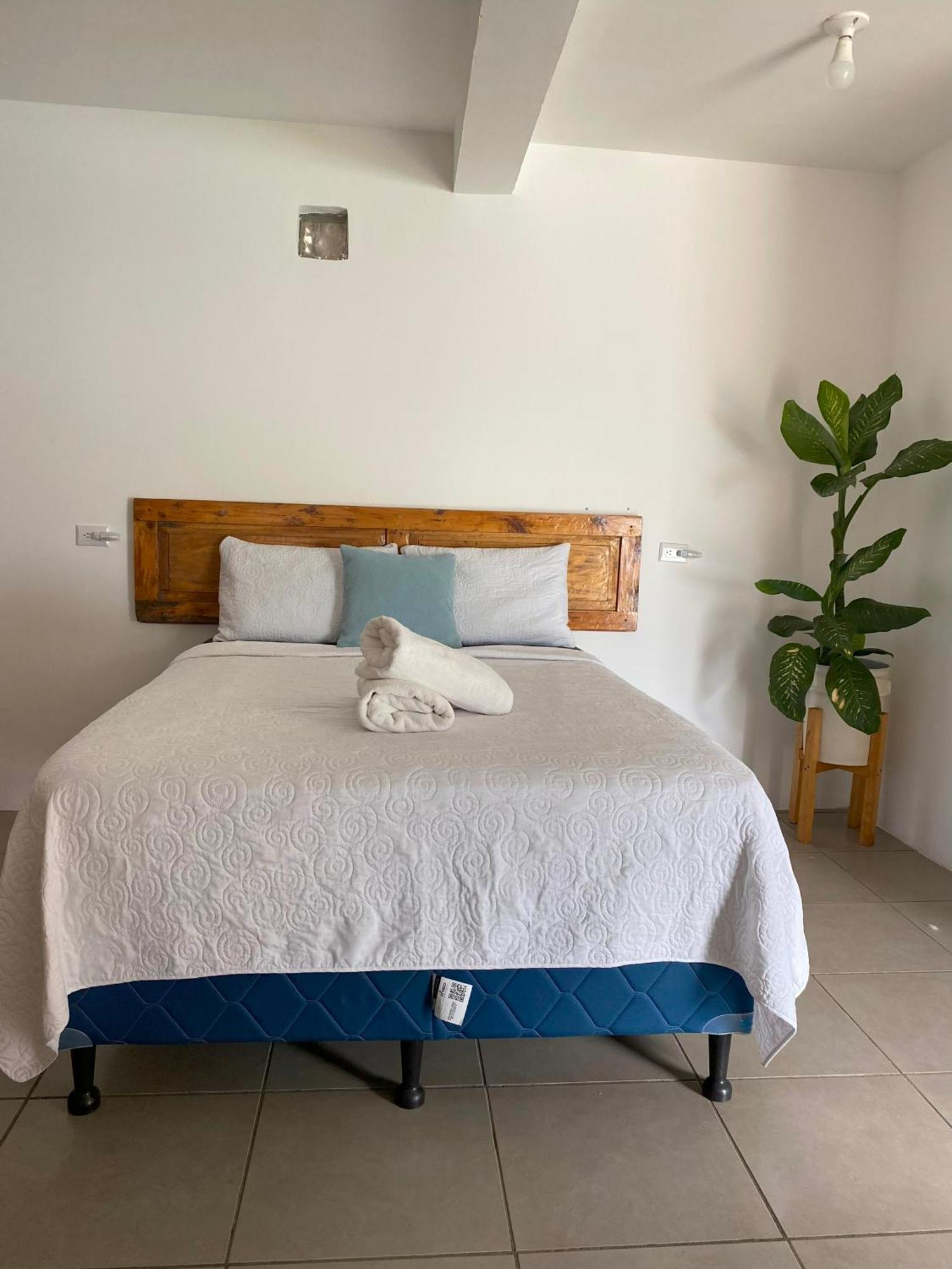 El Chirris Tzanjay Hotel San Juan La Laguna Buitenkant foto